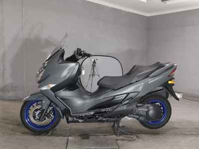 Suzuki Burgman 400 2023