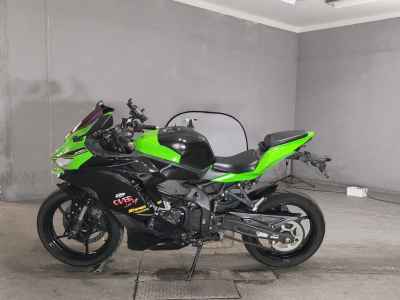 Kawasaki Ninja ZX-25R 2021