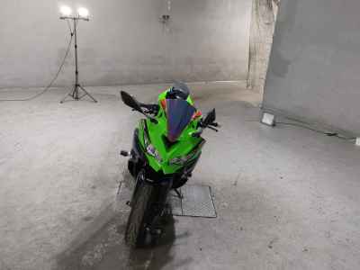 Kawasaki Ninja ZX-25R 2021