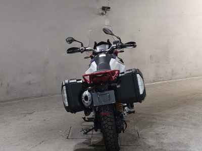 Moto Guzzi V85TT 2023