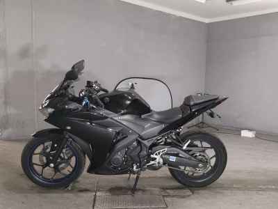 Yamaha YZF-R25 2018