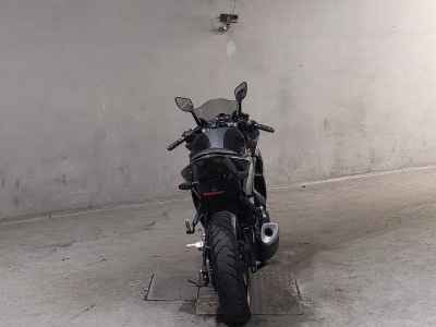 Yamaha YZF-R25 2018