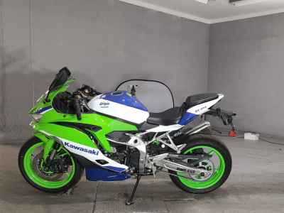 Kawasaki Ninja ZX-4RR 2024