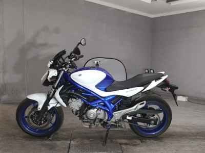 Suzuki Gladius SFV400 2013