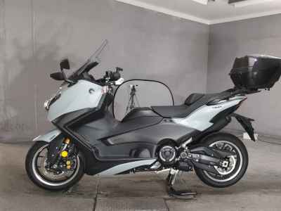 Yamaha TMAX 560 2025