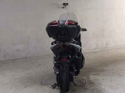 Yamaha TMAX 560 2025