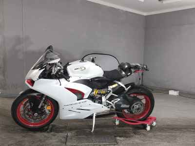 Ducati Panigale V2 2021