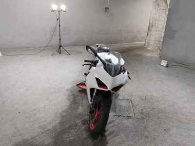 Ducati Panigale V2 2021