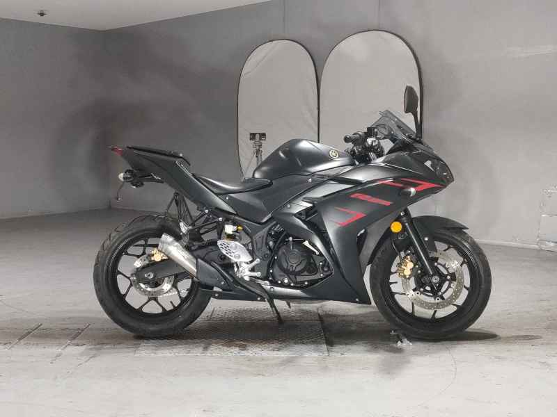 Yamaha YZF-R25 2015