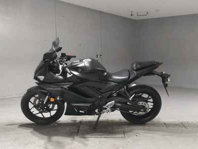 Yamaha YZF-R25 2021