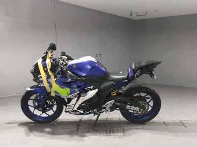 Yamaha YZF-R25 2015