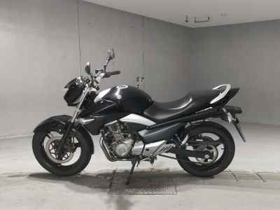 Suzuki GSR250