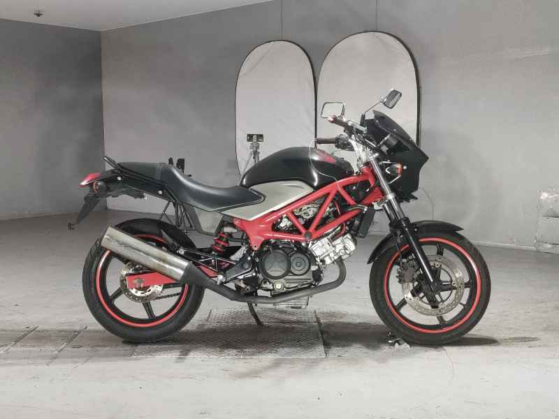 Honda VTR250 2011