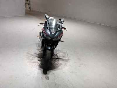Yamaha YZF-R25 2018