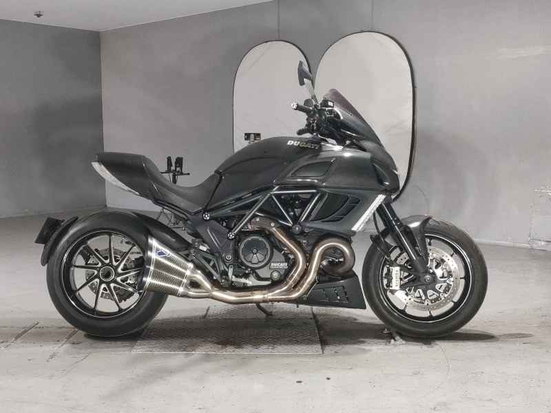 Ducati Diavel Carbon 2011