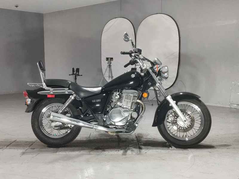 Suzuki GZ250 2010
