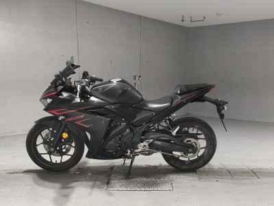 Yamaha YZF-R25 2017