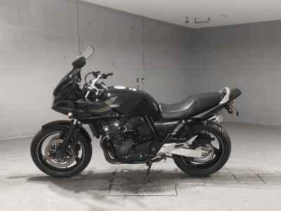Honda CB400 Super Boldor 2009