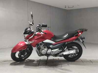 Suzuki GSR250
