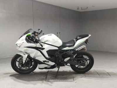 Kawasaki Ninja ZX-4R SE 2025