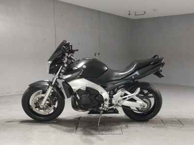 Suzuki GSR400 2008