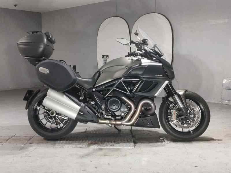 Ducati Diavel Strada 2013