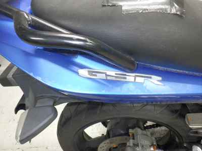 Suzuki GSR250