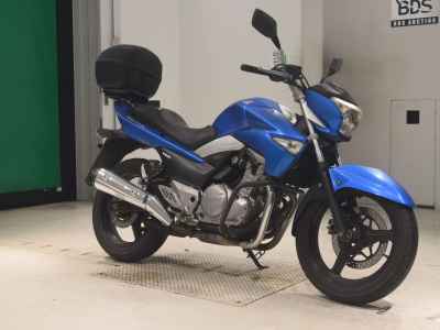 Suzuki GSR250