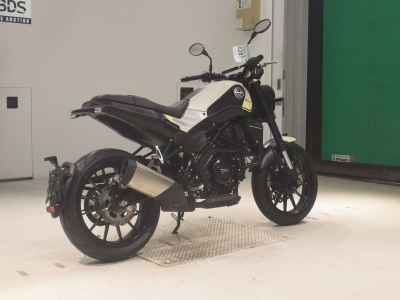 Benelli Leoncino 250 2022