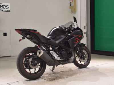 Yamaha YZF-R25 2017