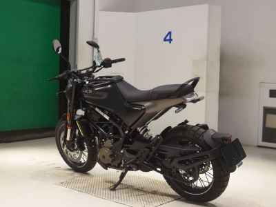 Husqvarna Svartpilen 401 2024
