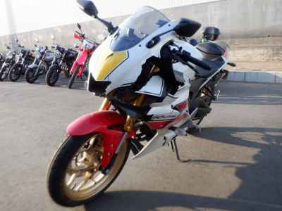 Yamaha YZF-R25 2022