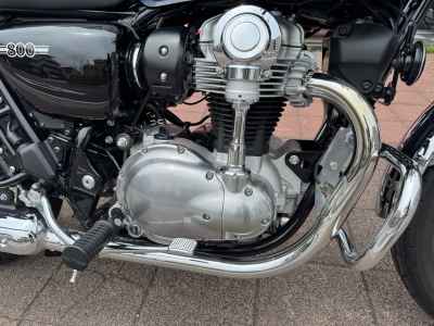 Kawasaki W800 2022