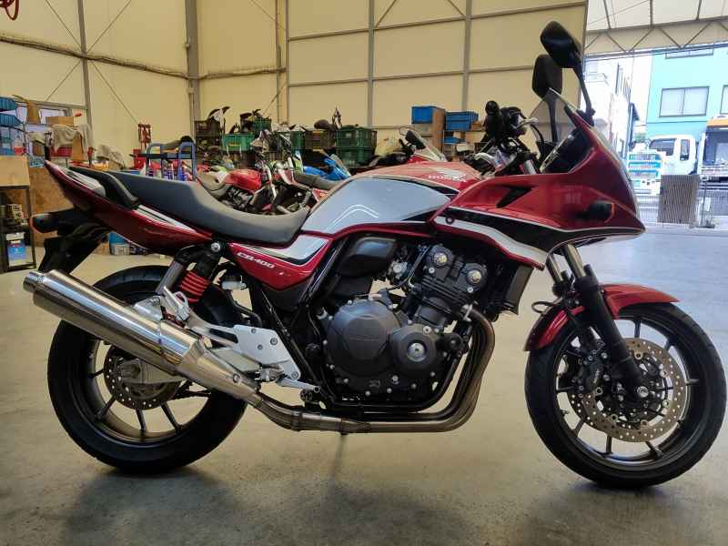 Honda CB400 Super Boldor 2021