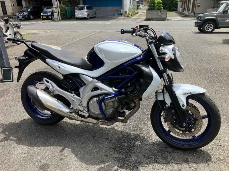 Suzuki Gladius SFV400 2011