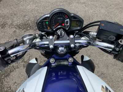 Suzuki Gladius SFV400 2011