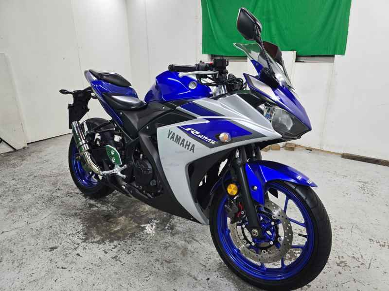 Yamaha YZF-R25 2015