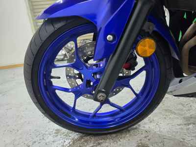 Yamaha YZF-R25 2015