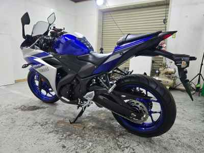 Yamaha YZF-R25 2015