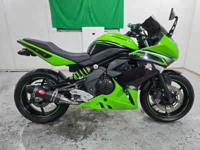 Kawasaki Ninja 400R 2012
