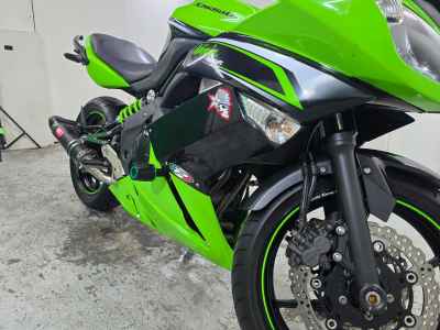 Kawasaki Ninja 400R 2012