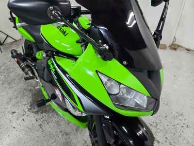 Kawasaki Ninja 400R 2012