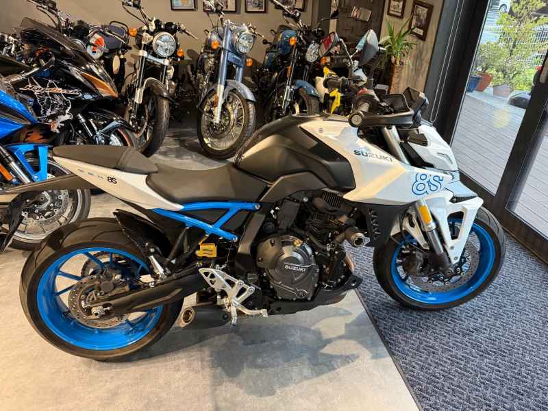 Suzuki GSX-8S 2023