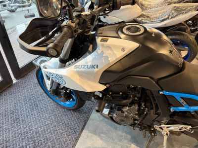 Suzuki GSX-8S 2023