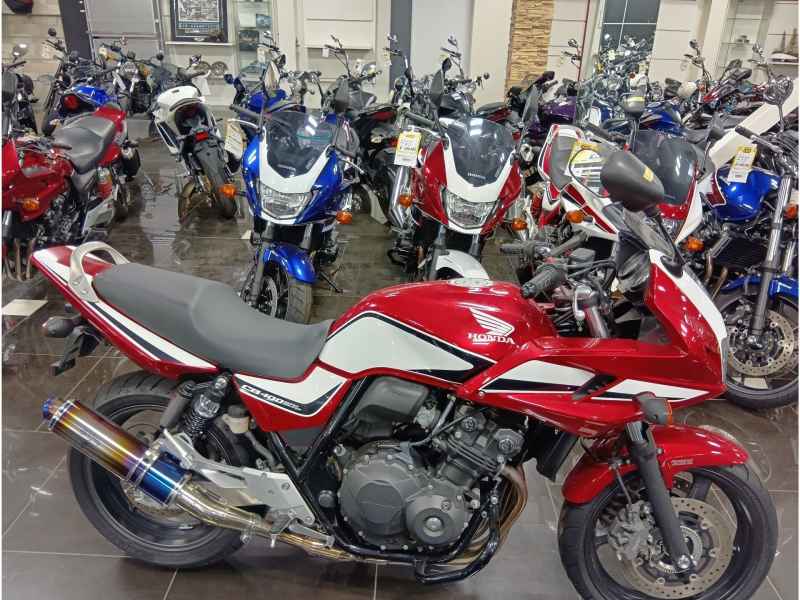 Honda CB400 Super Boldor 2010