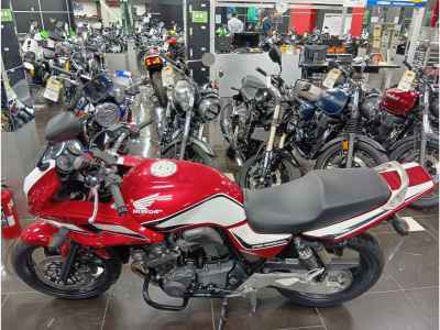 Honda CB400 Super Boldor 2010