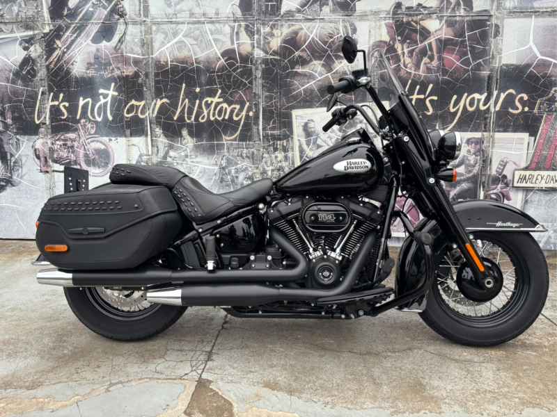 Harley-Davidson Heritage FLHCS1870 2023