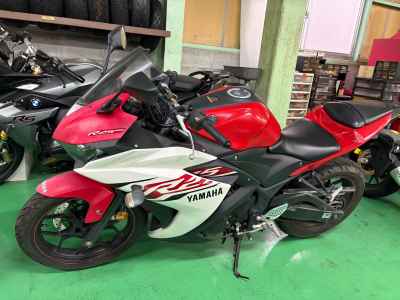 Yamaha YZF-R25 2015