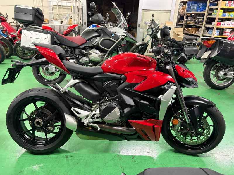 Ducati Streetfighter V2 2022