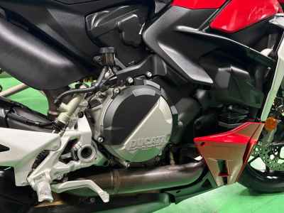 Ducati Streetfighter V2 2022